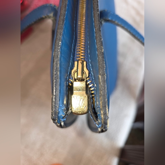Vintage Authentic Louis Vuitton Blue Epi Saint Jacques Shoulder Bag - Picture 9 of 16
